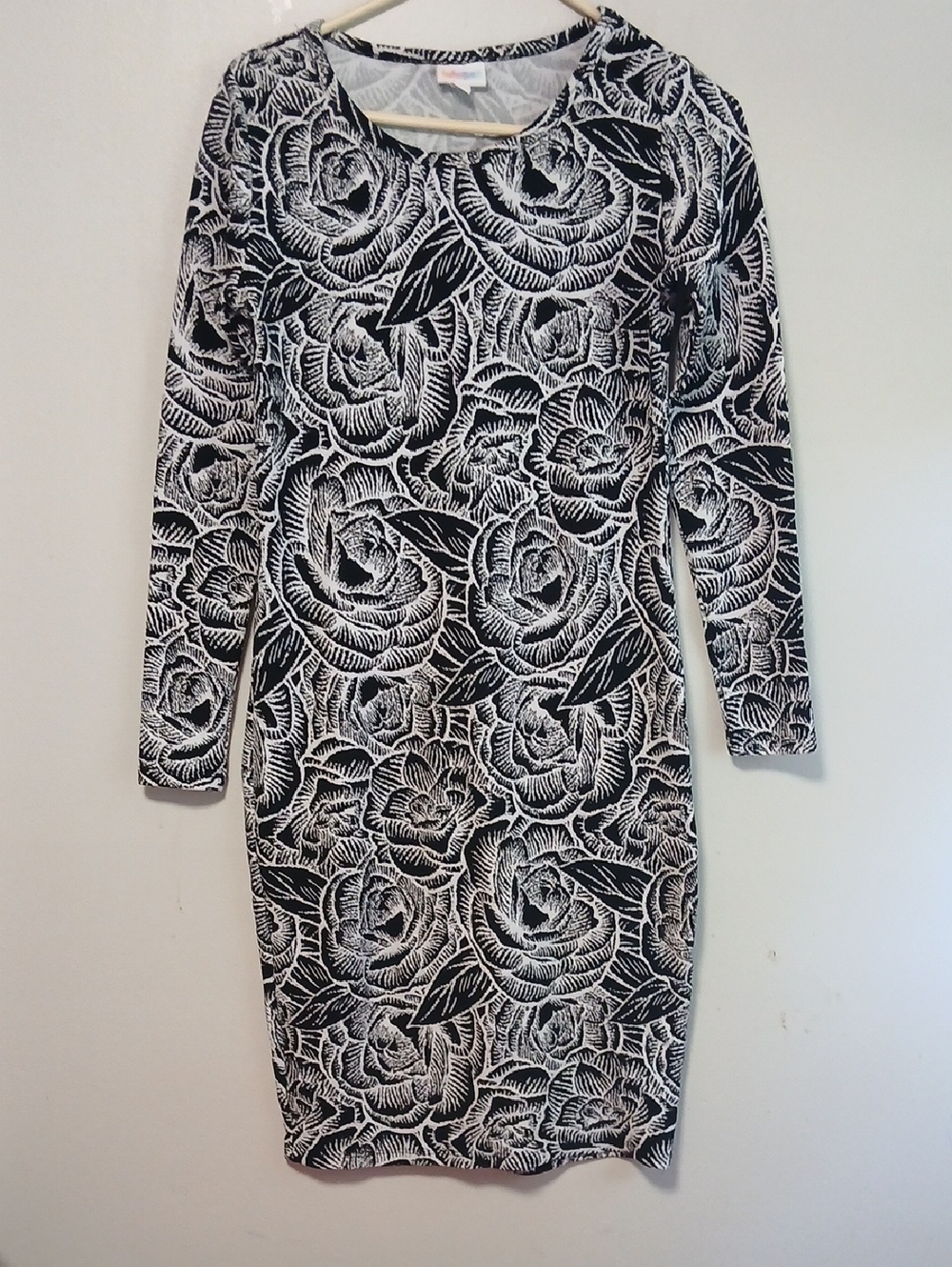 LuLaRoe Black and White Floral Long Sleeve Bodycon Dress